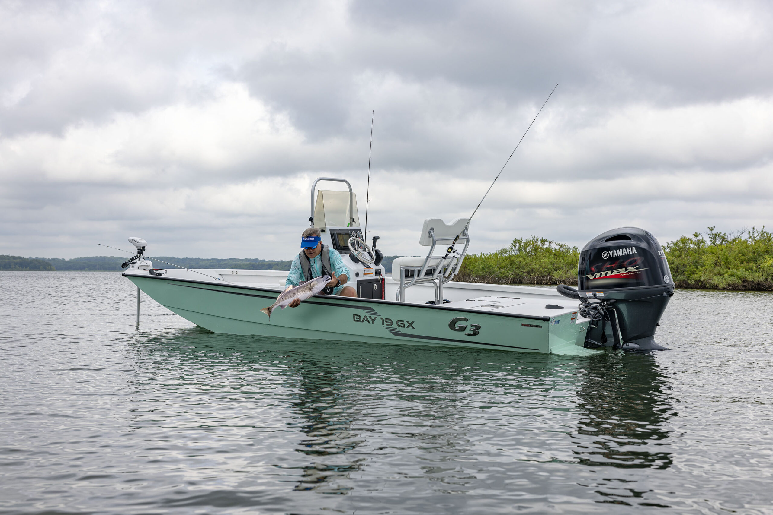 BAY 19 GX FISH SCALED