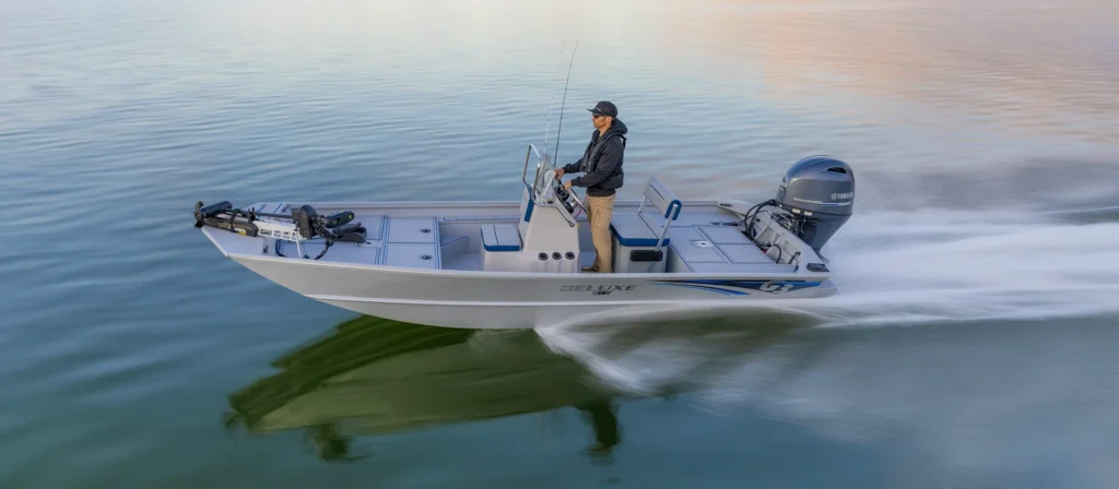 18 CCT DLX E4A3063rt 1600 x 700